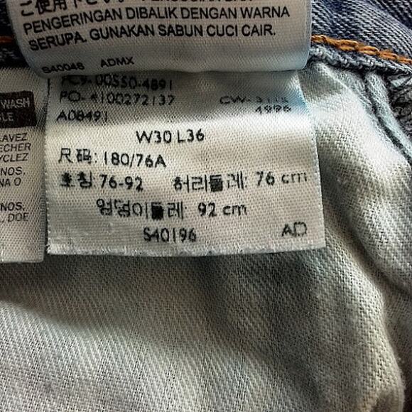 Levi’s 501 Straight Distressed Ripped Jeans Light Wash Button Fly Women’s 30x36 - Picture 5 of 5